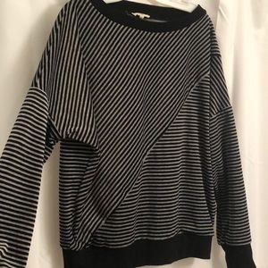 Like new! Easel sweatshirt